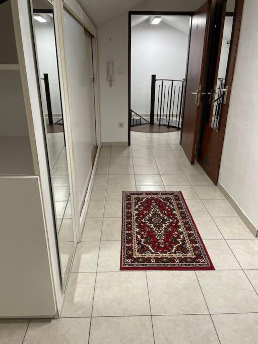 Comfortable Apartment In Commercial Centre Unterhaching Exterior photo